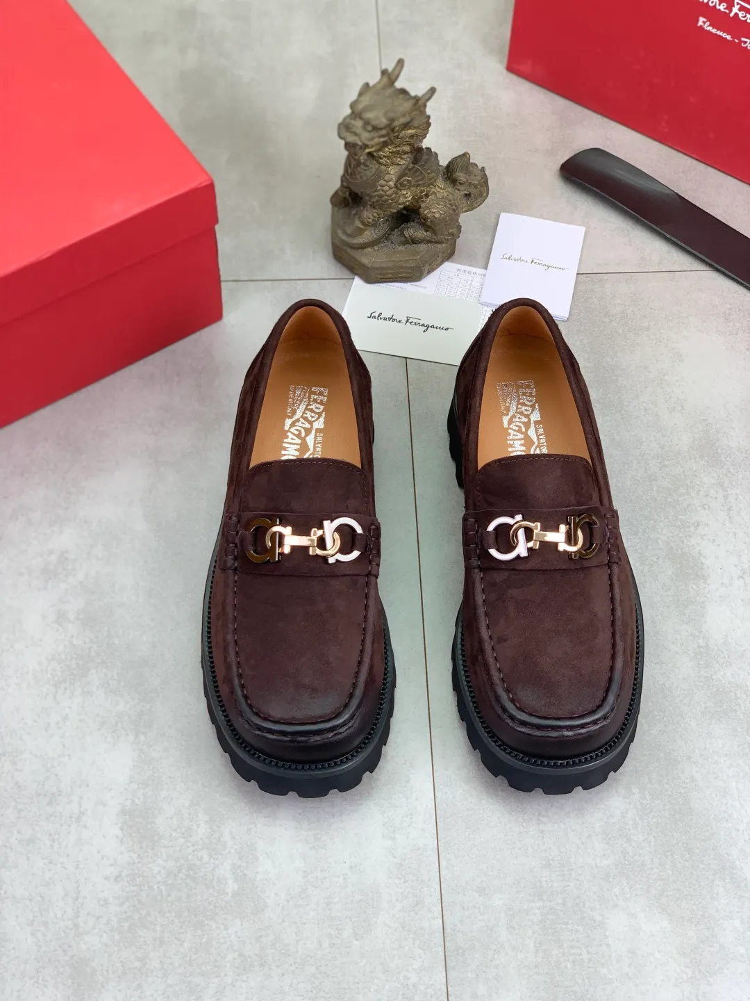 Men's shoes 💰P500 New model [Ferragamo/Ferragamo] Latest model Original imported calfskin, imported pigskin lining + original luxury metal buckle + original rubber outsole Soft and comfortable Size number: 38-44
